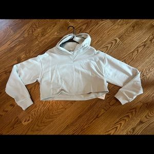 LULU CROP SWEATSHIRT